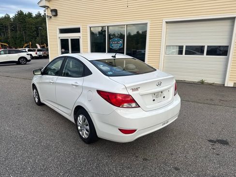 Used 2017 Hyundai Accent SE FWD image 3