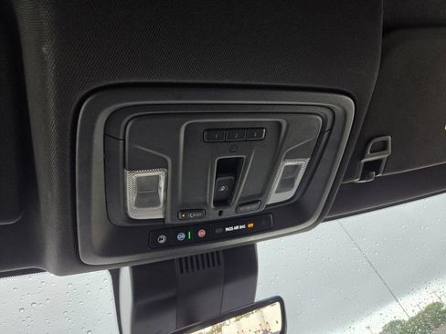 Used 2023 Chevrolet Silverado 1500 ZR2 w/ Technology Package AWD/4WD image 24