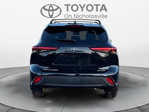 Used 2022 Toyota Highlander LE image 5