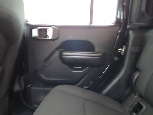 Used 2020 Jeep Gladiator Sport w/ Quick Order Package 24S image 11