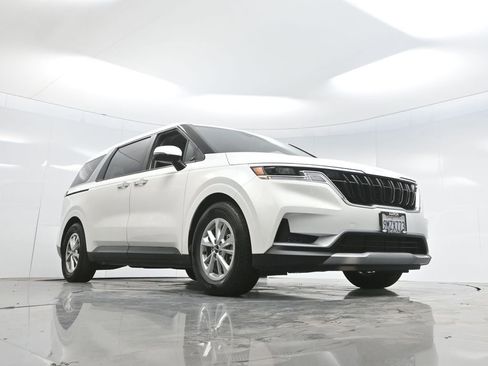 Used 2024 Kia Carnival LX image 58