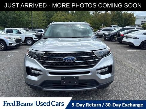 Used 2023 Ford Explorer XLT w/ Equipment Group 202A AWD/4WD image 2