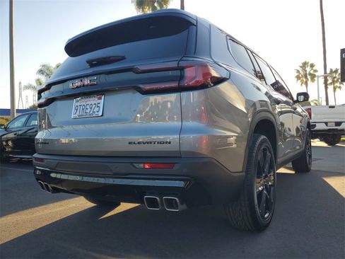 Used 2025 GMC Acadia Elevation w/ Black Edition image 4