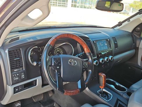 Used 2020 Toyota Sequoia Platinum AWD/4WD image 10