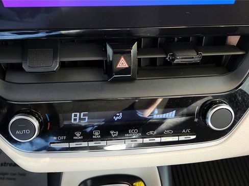 Used 2023 Toyota Corolla LE image 30