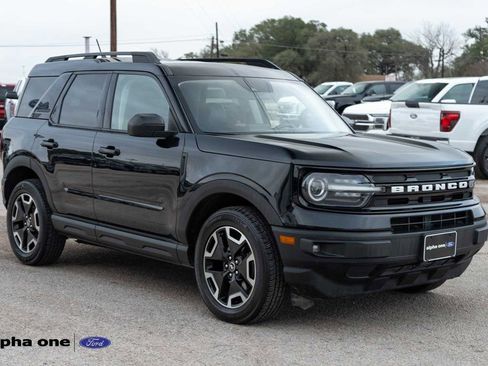 Used 2021 Ford Bronco Sport Outer Banks w/ Outer Banks Package (96D) image 3