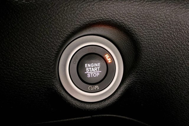 Used 2019 Chrysler Pacifica Touring-L Plus FWD image 36
