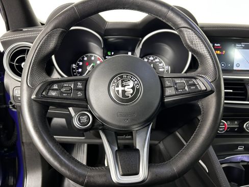 Used 2022 Alfa Romeo Stelvio Ti AWD/4WD image 23