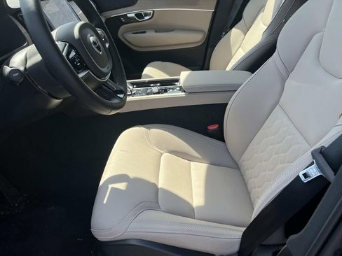 Used 2025 Volvo XC90 B6 Plus w/ Protection Package Premier image 24