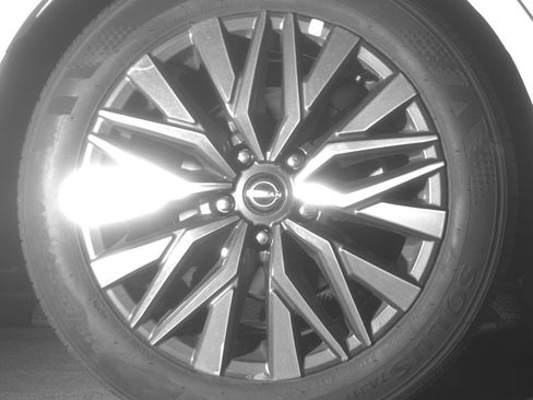 Used 2025 Nissan Altima 2.5 SV FWD image 15