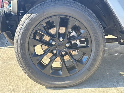 Used 2023 Jeep Wrangler Sahara w/ Cold Weather Group image 9