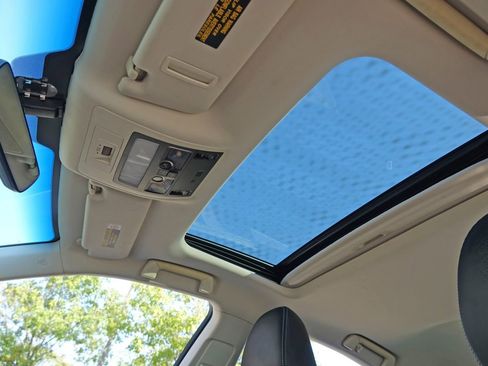 Used 2016 Lexus GS 200t image 9