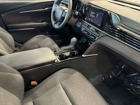 Used 2025 Toyota Camry LE image 17