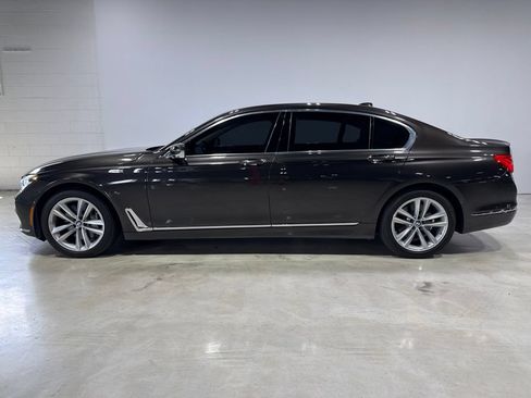 Used 2016 BMW 750i xDrive AWD/4WD image 4