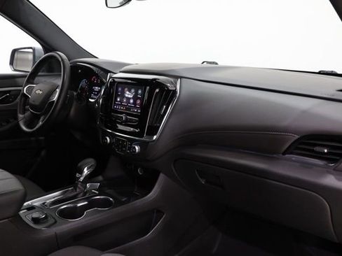 Used 2023 Chevrolet Traverse LT FWD image 17