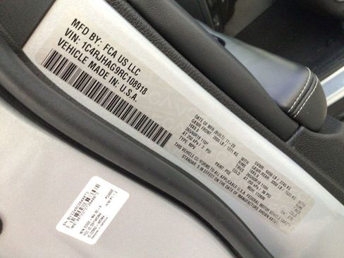 Used 2024 Jeep Grand Cherokee Altitude image 35