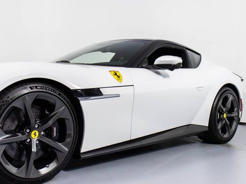 Certified 2025 Ferrari 12Cilindri RWD image 31