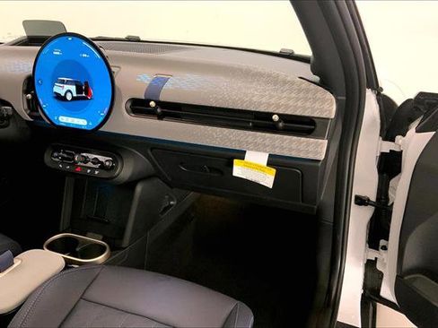 Certified 2025 MINI Cooper S image 23