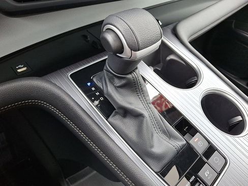 Used 2025 Toyota Sienna XLE image 13