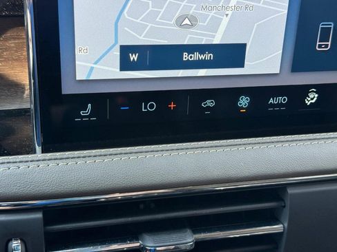 Certified 2023 Lincoln Corsair Reserve w/ Jet Appearance Package image 23