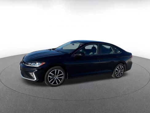 Used 2025 Volkswagen Jetta SE image 8