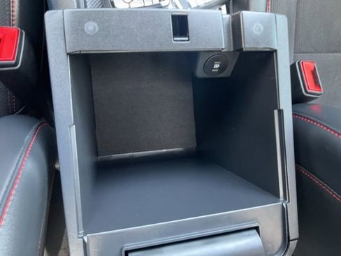 Used 2025 Ford Explorer ST image 19