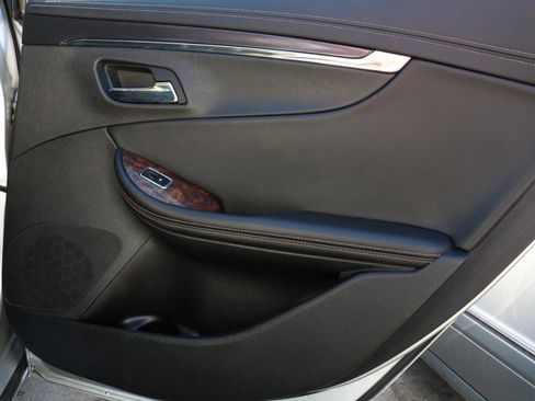 Used 2014 Chevrolet Impala LTZ image 39