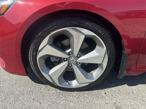 Used 2018 Honda Accord Touring image 10