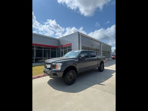 Used 2018 Ford F150 XL w/ Equipment Group 101A Mid AWD/4WD image 4