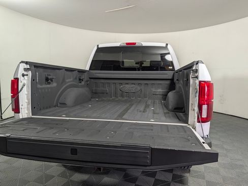 Used 2018 Ford F150 Lariat w/ Equipment Group 502A Luxury AWD/4WD image 7