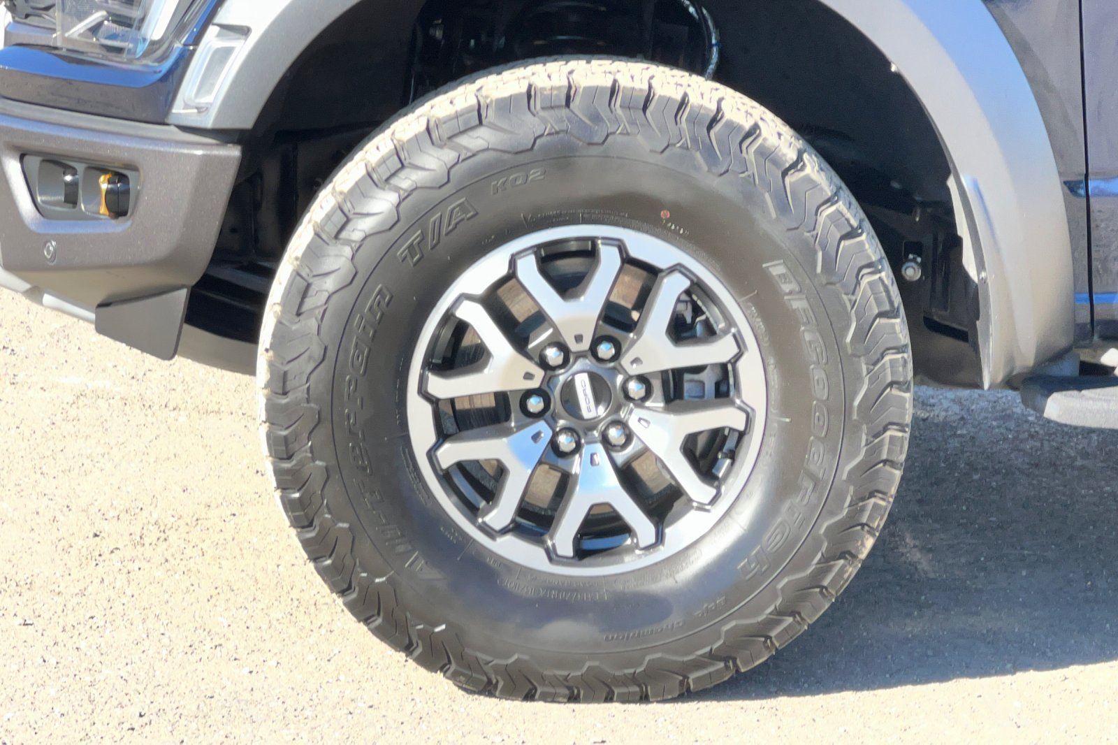 Certified 2022 Ford F150 Raptor w/ Equipment Group 801A High AWD/4WD image 28