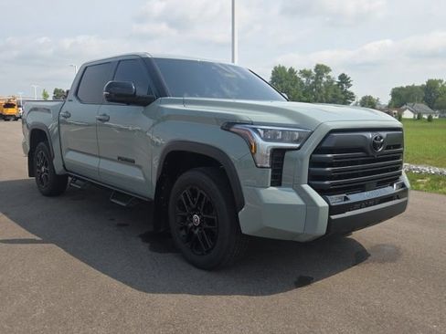 Used 2024 Toyota Tundra Limited AWD/4WD image 3