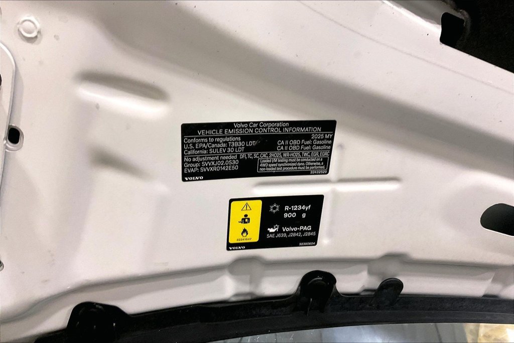 Certified 2025 Volvo XC90 B6 Plus w/ Protection Package Premier AWD/4WD image 33