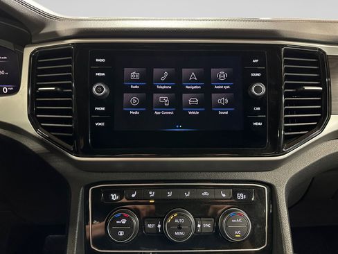 Used 2022 Volkswagen Atlas SE image 29