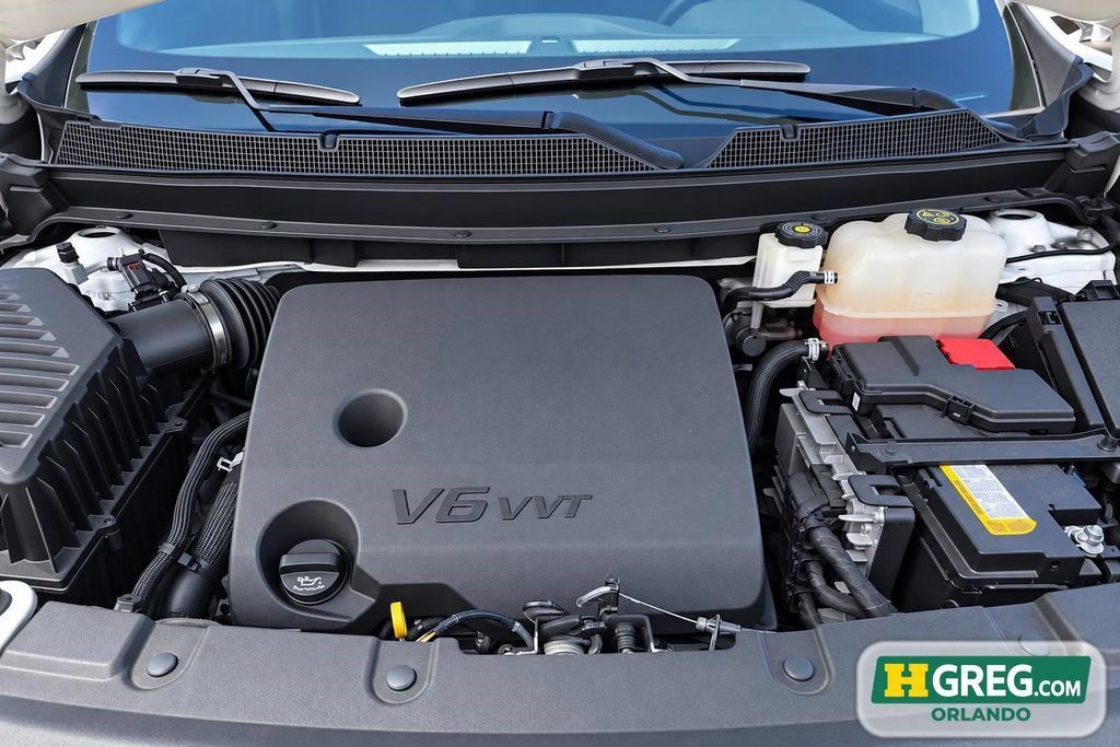 Used 2023 Chevrolet Traverse RS FWD image 16