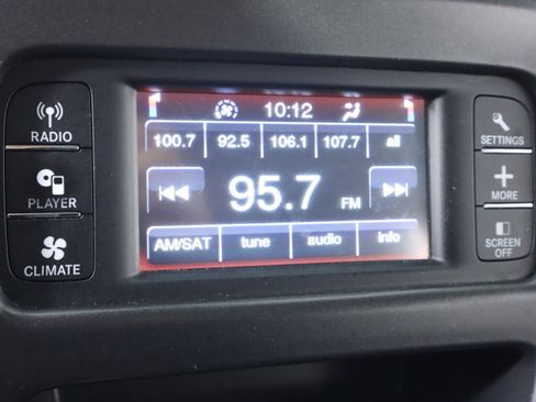 Used 2019 Dodge Journey SE w/ Connectivity Group image 19