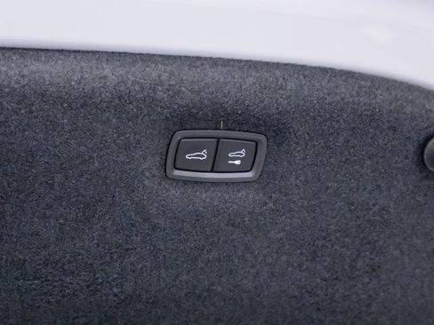 Certified 2022 Porsche Taycan Turbo w/ Premium Package image 33