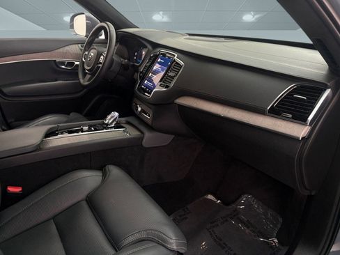 Used 2023 Volvo XC90 B6 Ultimate w/ Lounge Package image 19