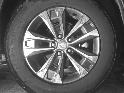 Used 2025 Chevrolet Equinox LT FWD image 15