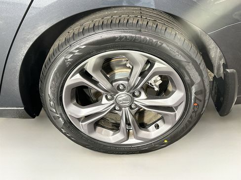 Used 2023 Honda Accord EX image 11
