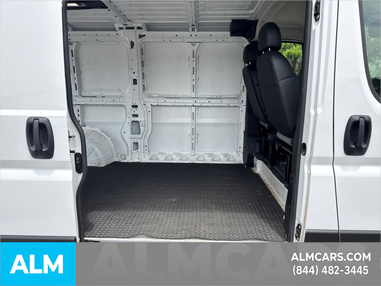 Used 2025 RAM ProMaster 2500 w/ Convenience Group FWD image 17
