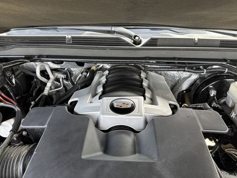 Used 2015 Cadillac Escalade Premium image 20