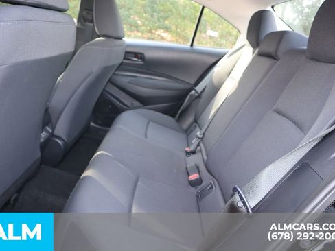 Used 2025 Toyota Corolla LE image 17