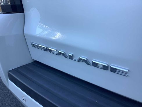 Used 2019 Cadillac Escalade 4WD w/ LPO, Radiant Package image 6