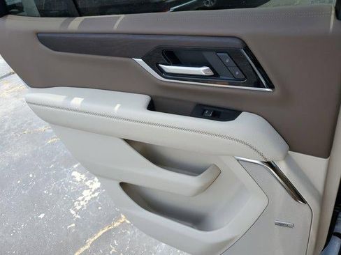 New 2026 GMC Yukon Denali w/ Denali Reserve Package AWD/4WD image 12