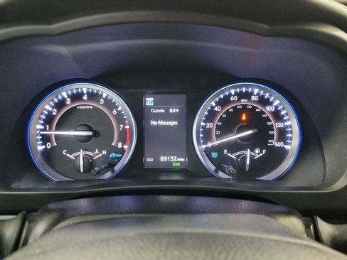 Used 2019 Toyota Highlander XLE AWD/4WD image 23