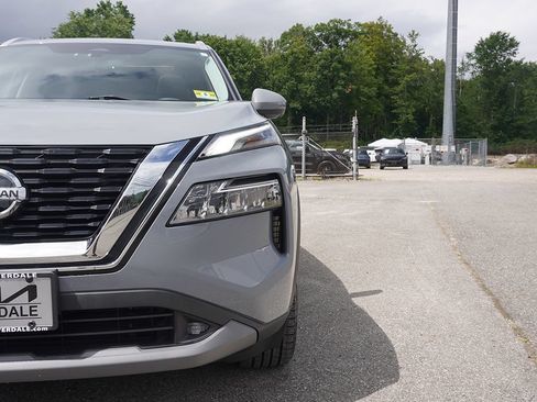 Used 2021 Nissan Rogue SL AWD/4WD image 14