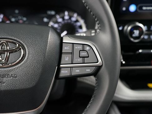 New 2026 Toyota Highlander XLE AWD/4WD image 14