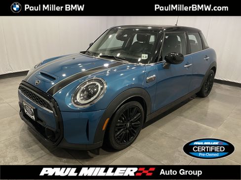 Used 2022 MINI Cooper S image 1