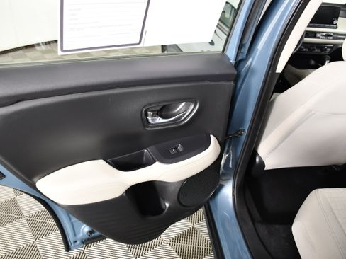 Certified 2023 Honda HR-V LX image 44